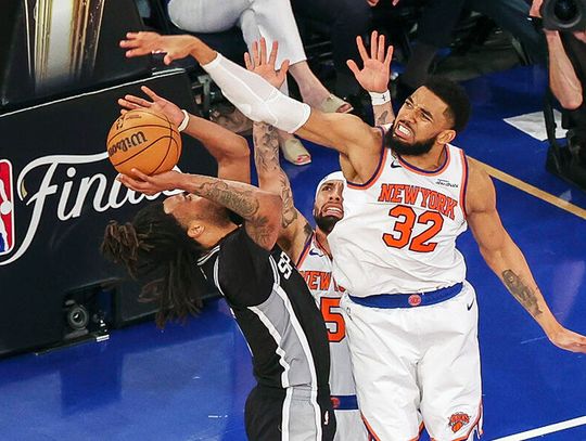 Liga NBA - drużyna Sochana odrobiła 29-punktową stratę, tytuł o krok
