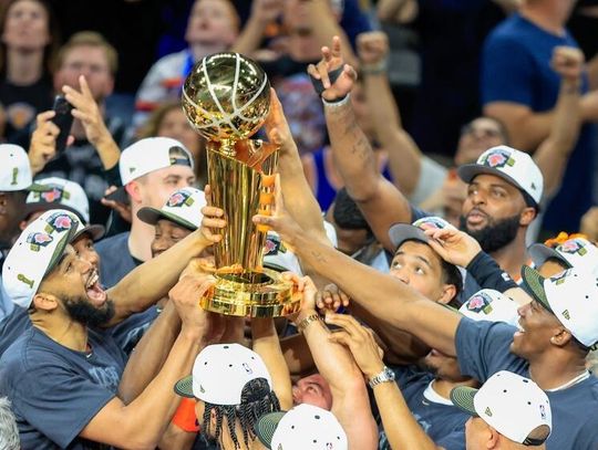Liga NBA - drużyna Sochana z tytułem, Knicks czekali na triumf 53 lata