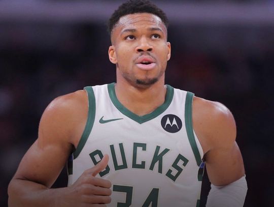 Liga NBA - Grek Antetokounmpo siódmy raz z rzędu w najlepszej piątce sezonu