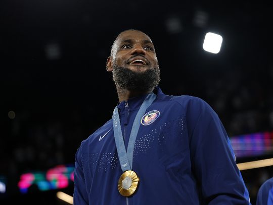 Liga NBA - LeBron James w Europie spędza wakacje i świętuje złoto olimpijskie