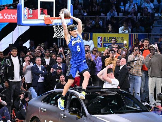 Liga NBA - McClung po raz trzeci z rzędu wygrał konkurs wsadów, Herro najlepszy w "trójkach"