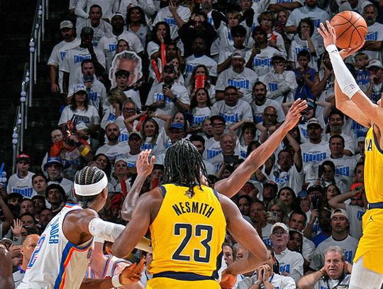 Liga NBA - niesamowita wygrana Pacers w pierwszym meczu finału
