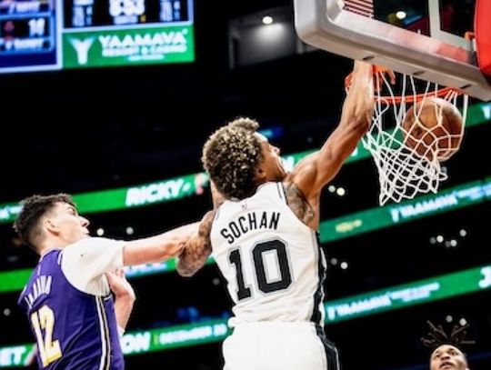 Liga NBA - powrót Sochana, Spurs przegrali w Los Angeles