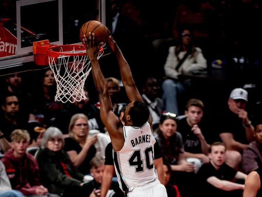 Liga NBA - Spurs o jedną wygraną od awansu