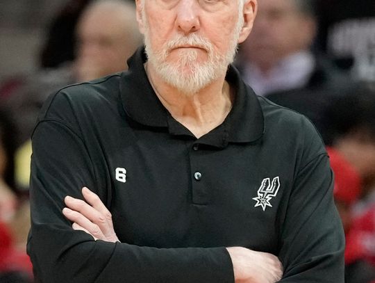 Liga NBA - trener Spurs Gregg Popovich doznał lekkiego udaru