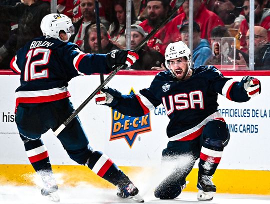 Liga NHL - Amerykanie pokonali Kanadę i zagrają w finale Turnieju Czterech Narodów