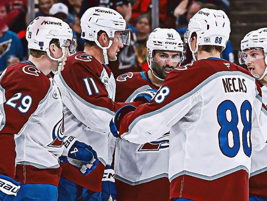 Liga NHL - Avalanche pokonali Blackhawks i są w play off