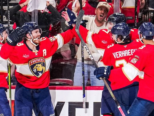 Liga NHL - obrońcy tytułu o krok od wielkiego finału