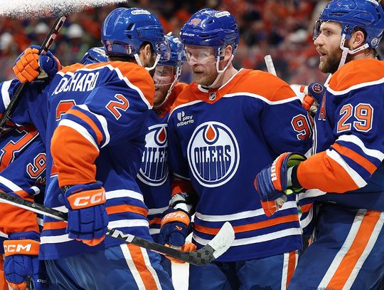 Liga NHL - Oilers coraz bliżej walki o Puchar Stanleya