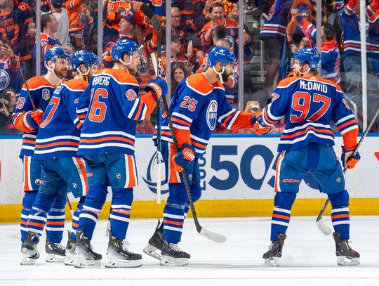 Liga NHL - Oilers wyrównali i są o krok od historycznego osiągnięcia