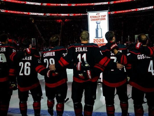 Liga NHL - porażka mistrza na inaugurację