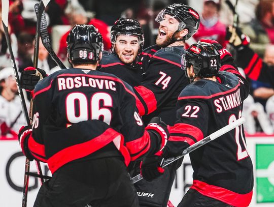 Liga NHL - trzecie zwycięstwa Hurricanes i Oilers