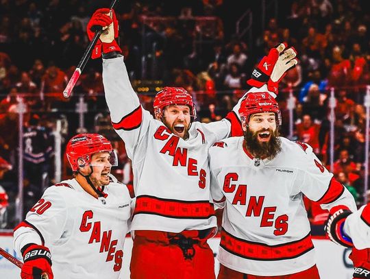 Liga NHL - wygrane Hurricanes i Oilers na początek półfinałów konferencji