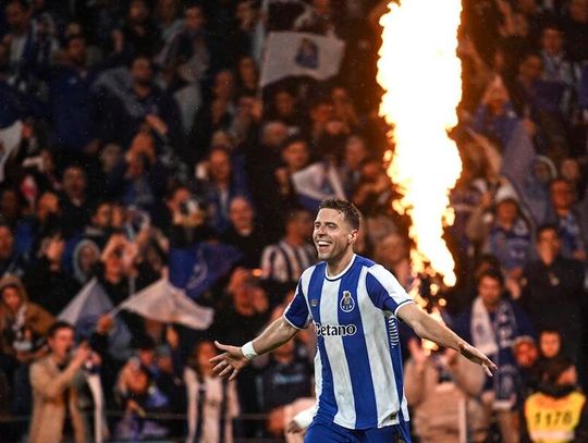 Liga portugalska - kradzież w domu Bednarka; piłkarzowi grożono nożem
