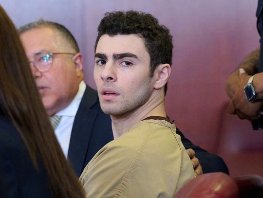 Luigi Mangione uniknie kary śmierci w procesie federalnym