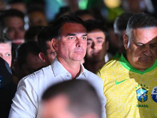 Media: Flavio Bolsonaro dotarł do USA, spotkał się z bratem