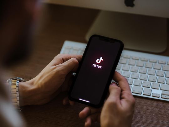 Media: TikTok podpisał umowę o sprzedaży części firmy amerykańskim inwestorom Media: TikTok podpisał umowę o sprzedaży części firmy amerykańskim inwestorom