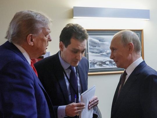 Media: w drukarce hotelowej na Alasce znaleziono dokumenty państwowe o szczycie Trump-Putin