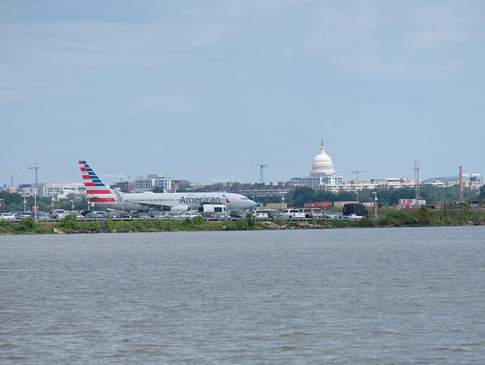 Media: Znaleziono drugą czarną skrzynkę samolotu, który zderzył się ze śmigłowcem