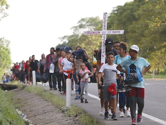 Meksyk. Największa w tym roku grupa nielegalnych imigrantów kieruje się w stronę granicy z USA