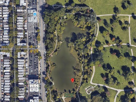 Mężczyzna obmacuje kobiety w parku na północy Chicago