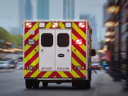 Mężczyzna z dzieckiem potrąceni w West Rogers Park, kierowca uciekł