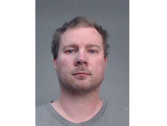 Michael Klosowski oskarżony o pobicie 7-letniego syna w Fox Lake