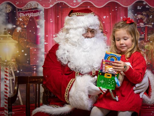 Mikołajki w Związku Narodowym Polskim – świetna zabawa i szlachetny cel