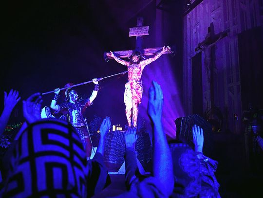 „Miłość silniejsza niż cierpienie – Misterium Męki Pańskiej w reżyserii Cecylii Jabłońskiej