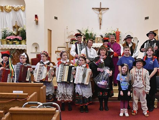 Mini koncert artystów z Wici i małych akordeonistów