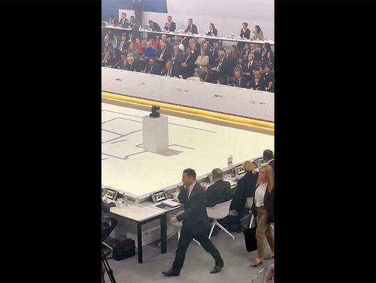 Minister Sikorski wyszedł z sali obrad OBWE podczas przemówienia Ławrowa