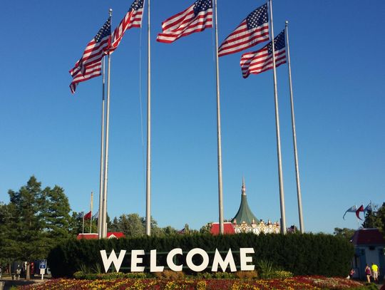 Młodsze nastolatki do Six Flags tylko pod opieką dorosłych
