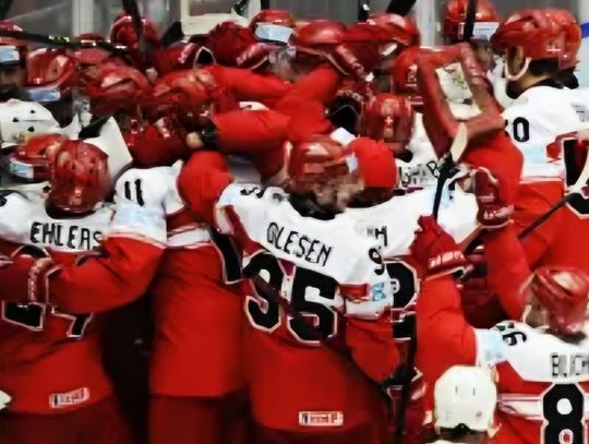 MŚ w hokeju - zwycięstwo Danii nad Kanadą poruszyło sportowy świat