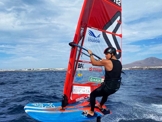 MŚ w klasie iQFoil - Tarnowski srebrnym medalistą na Lanzarote