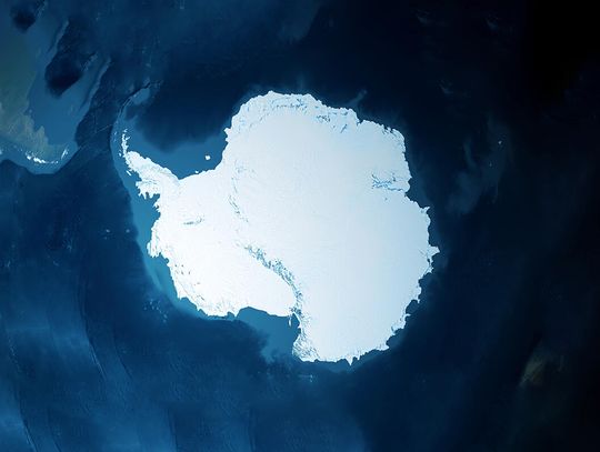 Na Antarktydzie ubywa mnóstwo lodu