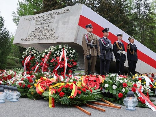 Na Wojskowych Powązkach upamiętniono ofiary katastrofy smoleńskiej