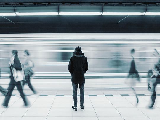 Naukowcy: samotność to krytyczny etap przed samobójstwem