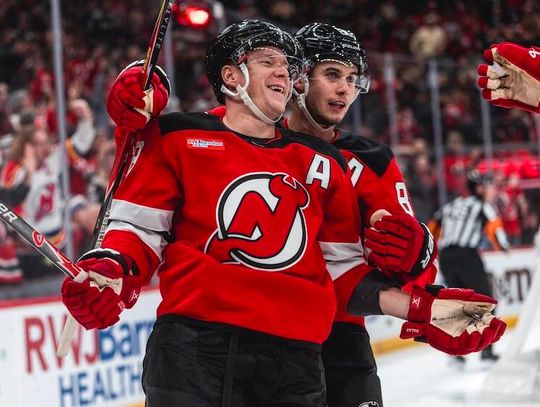 NHL - Devils lepsi w meczu na szczycie konferencji