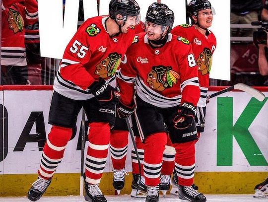 NHL - Zwycięstwo Blackhawks i powrót Bedarda