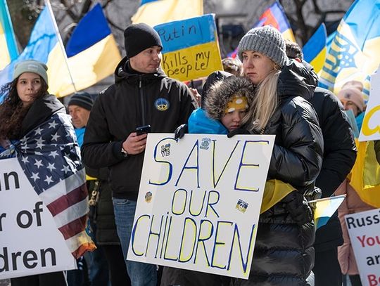 Niebiesko-żółte Magnificent Mile, czyli kolejna demonstracja poparcia dla walczącej Ukrainy (WIDEO | ZDJĘCIA)