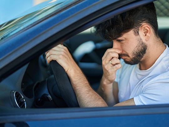 Niepokojący „chemiczny” zapach na przedmieściach Chicago