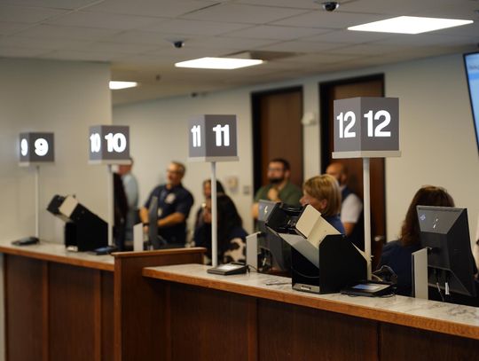 Nowy DMV w Naperville otwarty. Więcej przestrzeni, szybsza obsługa i model „jednego okienka” Nowy DMV w Naperville otwarty. Więcej przestrzeni, szybsza obsługa i model „jednego okienka”