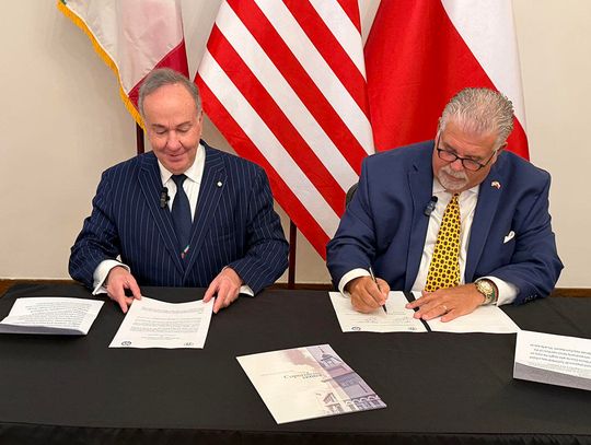 Nowy rozdział współpracy: PAC i NIAF podpisują porozumienie w Chicago