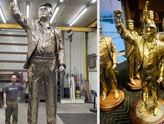 "NYT": pozłacana, 4,5-metrowa statua Trumpa, nazwana Don Colossus, stanie na Florydzie