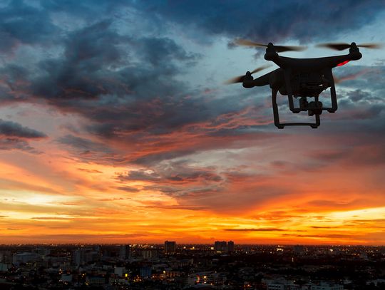 Od 2021 roku w okolicy lotnisk odnotowano 3 tysiące incydentów z udziałem dronów