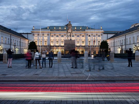 Oficjalna delegacja USA na zaprzysiężeniu prezydenta Polski. Prezes KPA Frank Spula wśród delegatów