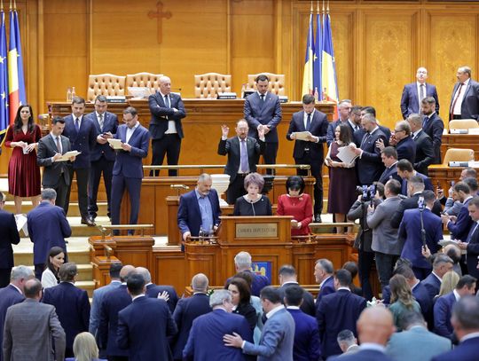Parlament przegłosował wotum nieufności wobec proeuropejskiego rządu Ilie Bolojana