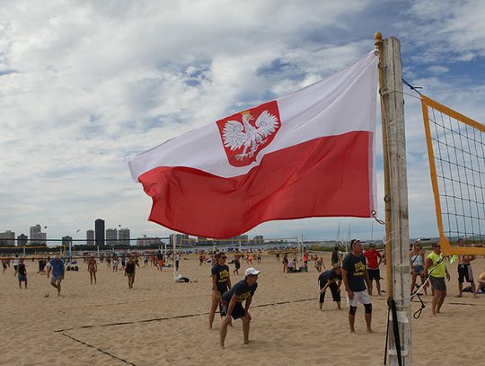 Piaskowe szaleństwo. II Polonijne Mistrzostwa w siatkówce plażowej