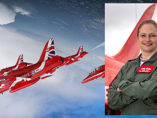 Pierwsza kobieta na czele Red Arrows - zespołu akrobacyjnego RAF Pierwsza kobieta na czele Red Arrows - zespołu akrobacyjnego RAF
