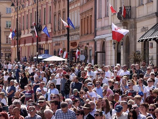 Pikniki, defilady i koncerty - tak Polscy świętowali Święto Konstytucji 3 maja